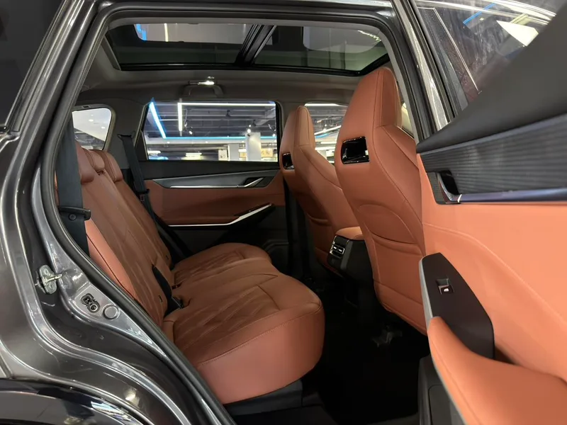 Changan CS75 PLUS 2023 Tercera generación 1.5T Tipo de lujo automático interior foto 17 Changan CS75 PLUS 2023 Tercera generación 1.5T Tipo de lujo automático interior foto 17