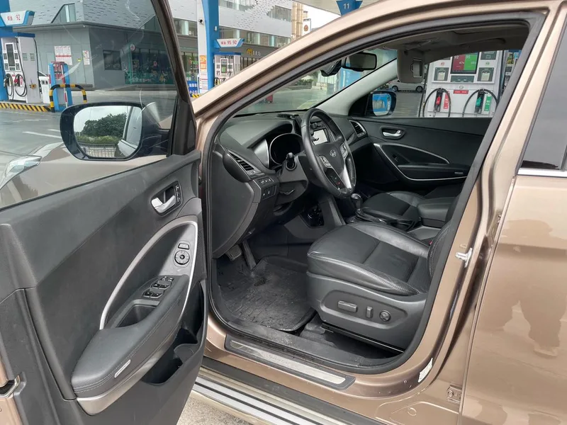 Hyundai Santa Fe 2013 Mise à jour 2.0T Type noble à quatre roues motrices automatique intérieur photo 11
