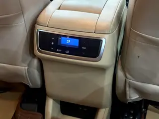 Toyota Highlander 2021 2.0T Édition Élite à quatre roues motrices 7 Siège intérieur photo 15