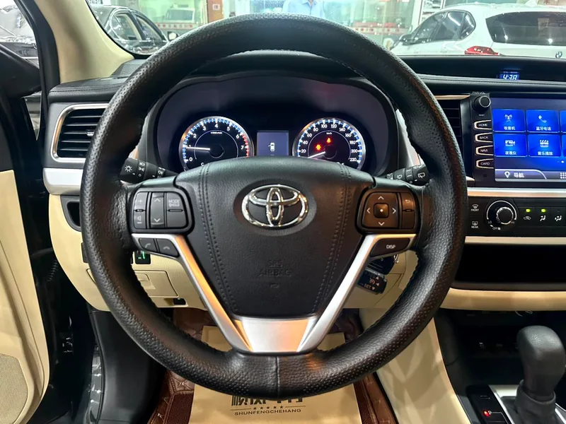 Toyota Highlander 2021 2.0T Édition Élite à quatre roues motrices 7 Siège intérieur photo 16