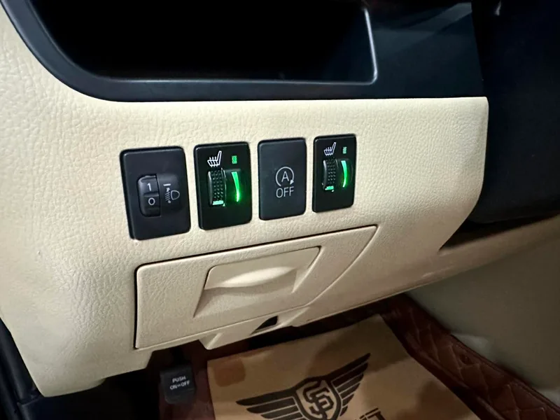 Toyota Highlander 2021 2.0T Édition Élite à quatre roues motrices 7 Siège intérieur photo 19