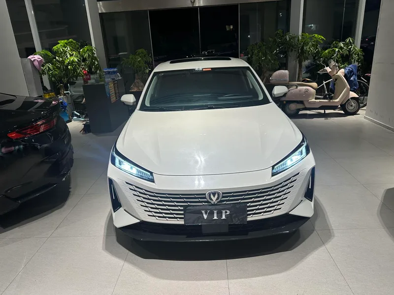 Changan Lamore 2023 1.5T GDI Type de luxe automatique extérieur photo 2