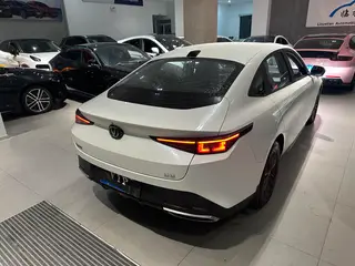 Changan Lamore 2023 1.5T GDI Type de luxe automatique extérieur photo 4