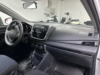 Toyota Yaris L 2017 1.5E CVT Ускоренная обновленная версия интерьер фото 10 Toyota Yaris L 2017 1.5E CVT Ускоренная обновленная версия интерьер фото 10