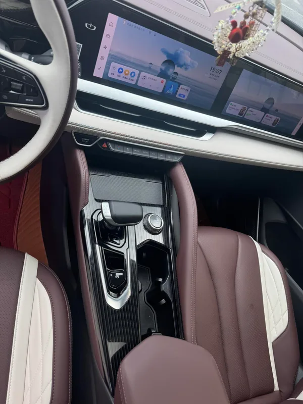 Geely Monjaro 2024 2.0TD High-power automatic two-wheel drive cloud version interior photo 14 Geely Monjaro 2024 2.0TD High-power automatic two-wheel drive cloud version interior photo 14