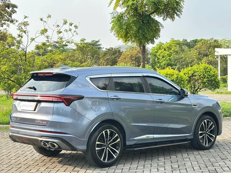Jetour X70 PLUS 2021 1.6T DCT Tierra Pro 5 Asiento exterior foto 8 Jetour X70 PLUS 2021 1.6T DCT Tierra Pro 5 Asiento exterior foto 8