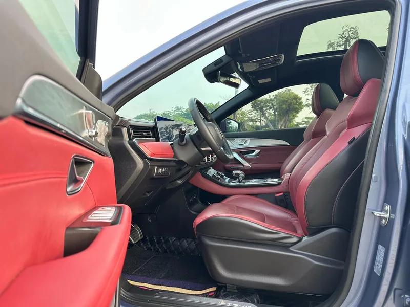 Jetour X70 PLUS 2021 1.6T DCT Tierra Pro 5 Asiento exterior foto 10 Jetour X70 PLUS 2021 1.6T DCT Tierra Pro 5 Asiento exterior foto 10