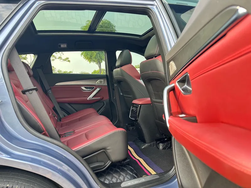 Jetour X70 PLUS 2021 1.6T DCT Tierra Pro 5 Asiento interior foto 14 Jetour X70 PLUS 2021 1.6T DCT Tierra Pro 5 Asiento interior foto 14