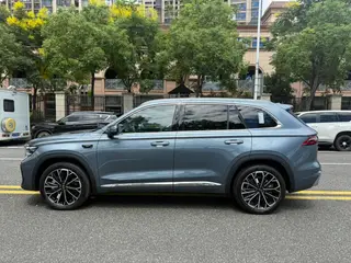 Geely Monjaro 2026 2.0TD High-power automatic four-wheel drive oriental obsidian full moon version exterior photo 8 Geely Monjaro 2026 2.0TD High-power automatic four-wheel drive oriental obsidian full moon version exterior photo 8
