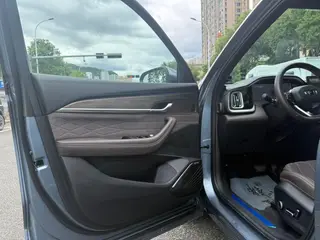 Geely Monjaro 2026 2.0TD High-power automatic four-wheel drive oriental obsidian full moon version interior photo 11 Geely Monjaro 2026 2.0TD High-power automatic four-wheel drive oriental obsidian full moon version interior photo 11