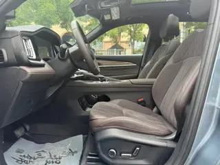 Geely Monjaro 2026 2.0TD High-power automatic four-wheel drive oriental obsidian full moon version interior photo 14 Geely Monjaro 2026 2.0TD High-power automatic four-wheel drive oriental obsidian full moon version interior photo 14