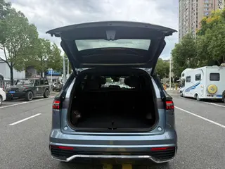 Geely Monjaro 2026 2.0TD High-power automatic four-wheel drive oriental obsidian full moon version interior photo 15 Geely Monjaro 2026 2.0TD High-power automatic four-wheel drive oriental obsidian full moon version interior photo 15