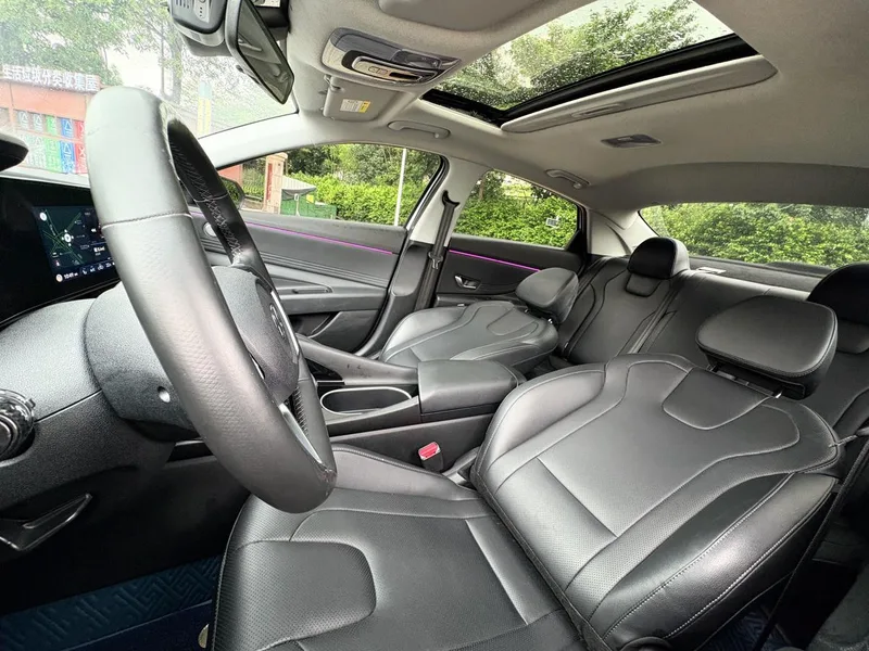 Hyundai Elantra 2021 1.5L CVT GLX Version d'élite intérieur photo 11 Hyundai Elantra 2021 1.5L CVT GLX Version d'élite intérieur photo 11