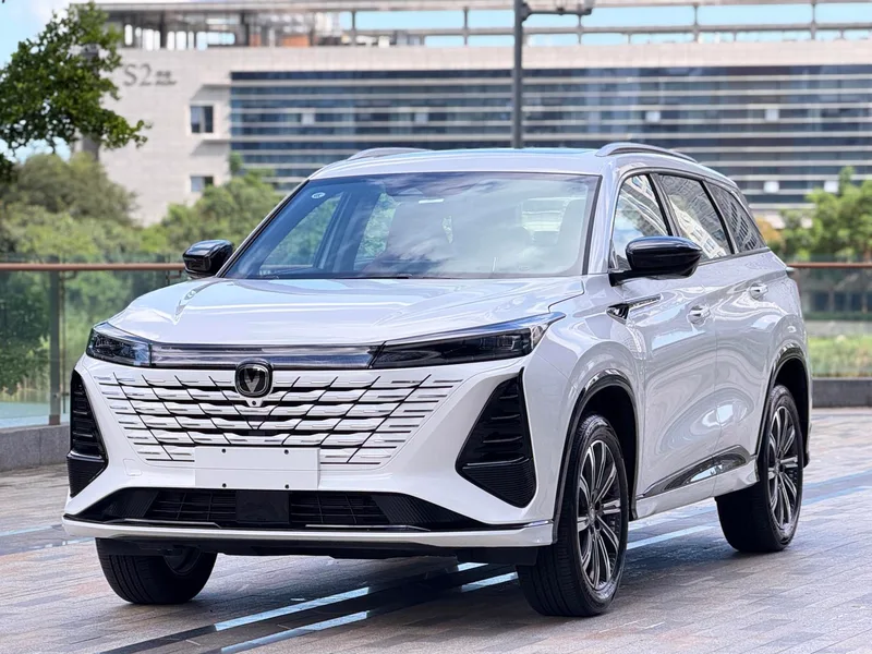 Changan CS75 PLUS 2026 Wisdom Champion Edition 1.5T New Blue Whale Smart Navigation Model exterior photo 1 Changan CS75 PLUS 2026 Wisdom Champion Edition 1.5T New Blue Whale Smart Navigation Model exterior photo 1