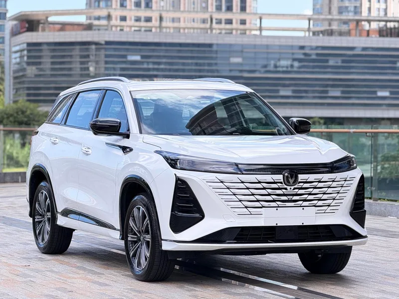 Changan CS75 PLUS 2026 Wisdom Champion Edition 1.5T New Blue Whale Smart Navigation Model exterior photo 5 Changan CS75 PLUS 2026 Wisdom Champion Edition 1.5T New Blue Whale Smart Navigation Model exterior photo 5