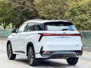 Changan CS75 PLUS 2026 Wisdom Champion Edition 1.5T New Blue Whale Smart Navigation Model interior photo 6 Changan CS75 PLUS 2026 Wisdom Champion Edition 1.5T New Blue Whale Smart Navigation Model interior photo 6