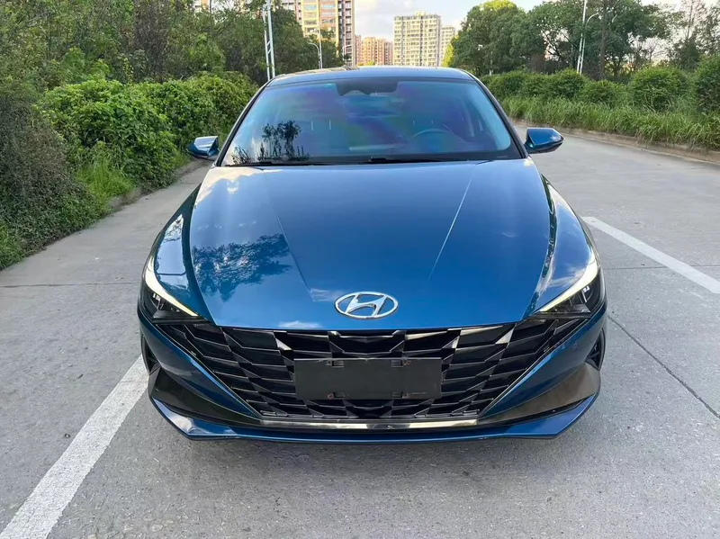 Hyundai Elantra 2021 1.5L CVT LUX Version de luxe extérieur photo 2 Hyundai Elantra 2021 1.5L CVT LUX Version de luxe extérieur photo 2
