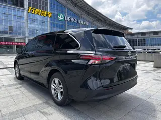 Toyota Sienna 2024 Двойной двигатель 2.5L Комфорт-версия интерьер фото 14 Toyota Sienna 2024 Двойной двигатель 2.5L Комфорт-версия интерьер фото 14