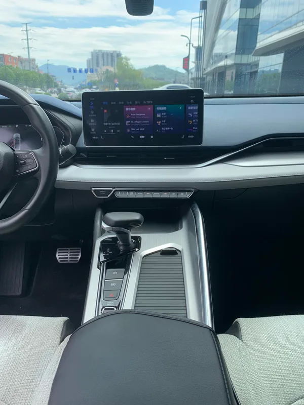 Geely Preface 2021 2.0T Acabado premium interior foto 13