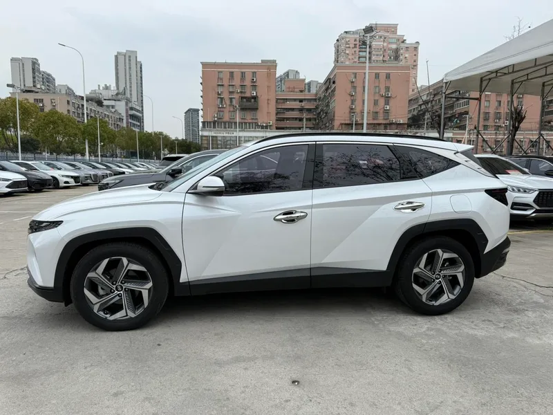 Hyundai Tucson 2022 Tucson L 1.5T LUX Versión de lujo de tracción a dos ruedas N Line exterior foto 4
