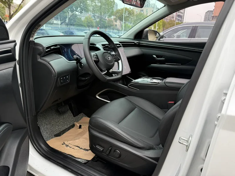 Hyundai Tucson 2022 Tucson L 1.5T LUX Versión de lujo de tracción a dos ruedas N Line interior foto 9