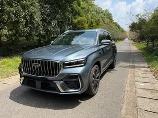 Geely Monjaro 2026 2.0TD High-power automatic four-wheel drive oriental obsidian full moon version