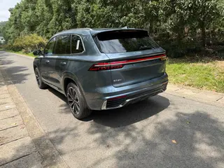 Geely Monjaro 2026 2.0TD Tracción automática en las cuatro ruedas de alta potencia Edición Oriental Yao Mochizuki interior foto 20 Geely Monjaro 2026 2.0TD Tracción automática en las cuatro ruedas de alta potencia Edición Oriental Yao Mochizuki interior foto 20