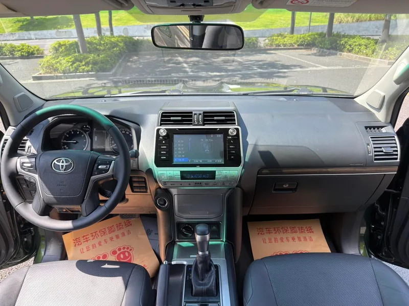 Toyota Prado 2018 3.5L Automatic TX-L Rear spare wheel interior photo 14