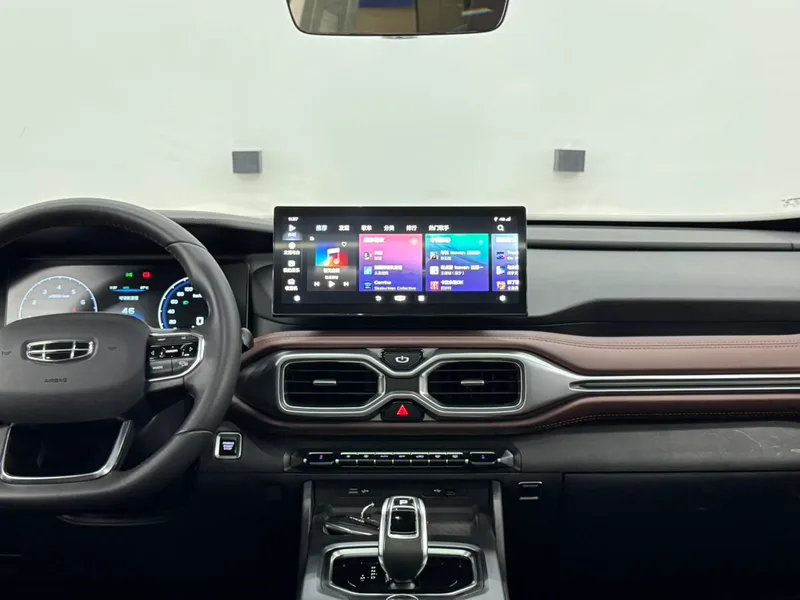 Geely Okavango 2022 1.8TD DCT Flagship exterior photo 8