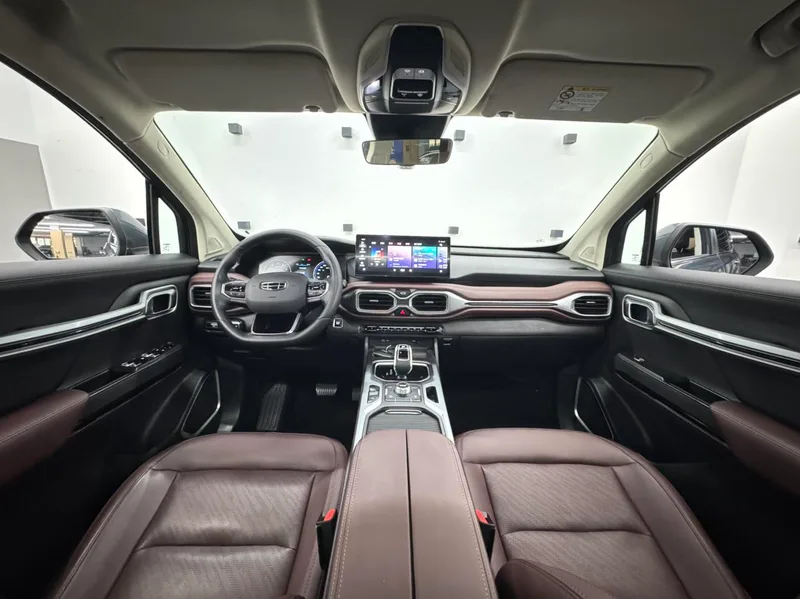 Geely Okavango 2022 1.8TD DCT Flagship interior photo 10