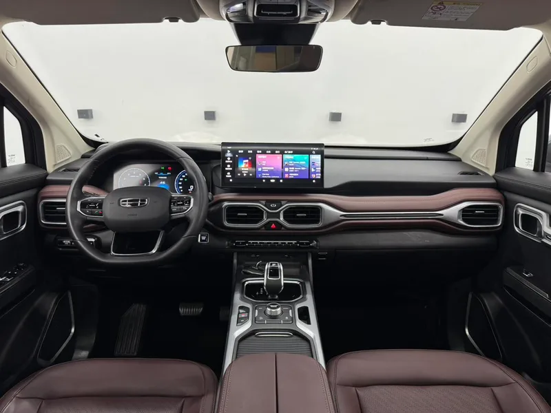Geely Okavango 2022 1.8TD DCT Flagship interior photo 11