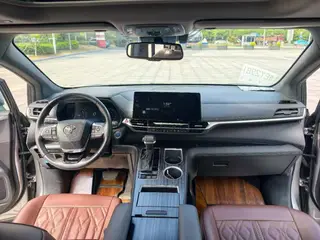 Toyota Sienna 2021 2.5L Hybrid Ultimate Edition exterior photo 4 Toyota Sienna 2021 2.5L Hybrid Ultimate Edition exterior photo 4