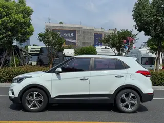 Hyundai ix25 2017 1.6L Tipo inteligente automático exterior foto 4 Hyundai ix25 2017 1.6L Tipo inteligente automático exterior foto 4