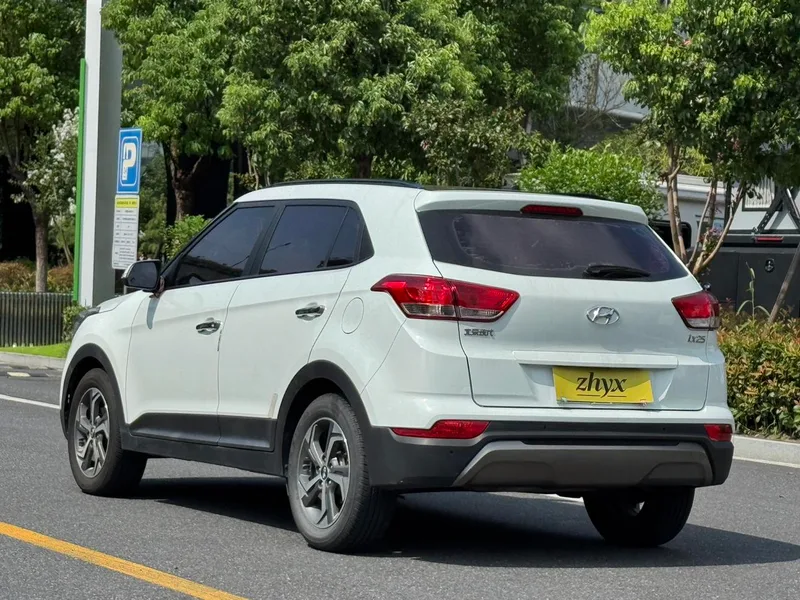Hyundai ix25 2017 1.6L Tipo inteligente automático exterior foto 5 Hyundai ix25 2017 1.6L Tipo inteligente automático exterior foto 5