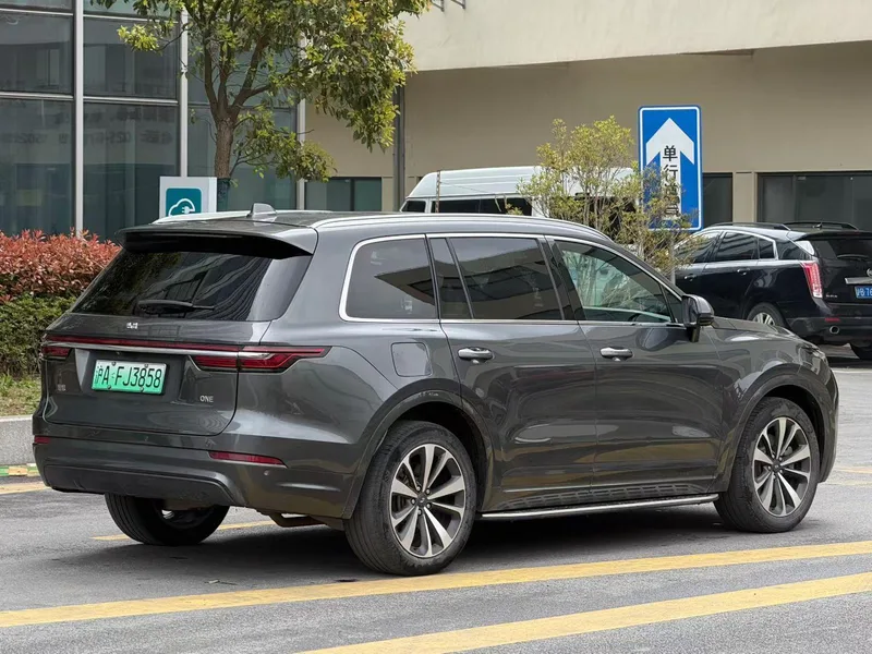 Li Auto ONE 2021 Увеличение диапазона 6 Кресельная плита интерьер фото 9 Li Auto ONE 2021 Увеличение диапазона 6 Кресельная плита интерьер фото 9