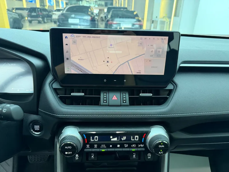 Toyota RAV4 2023 2.0L CVT Two-drive fashion PLUS version interior photo 11 Toyota RAV4 2023 2.0L CVT Two-drive fashion PLUS version interior photo 11