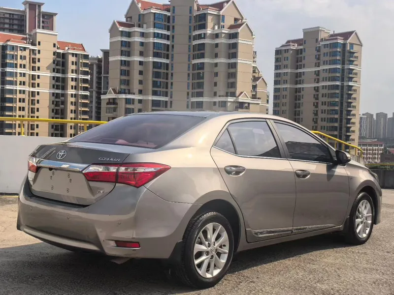 Toyota Corolla 2016 1.6L CVT GL-i Versión genial interior foto 7 Toyota Corolla 2016 1.6L CVT GL-i Versión genial interior foto 7