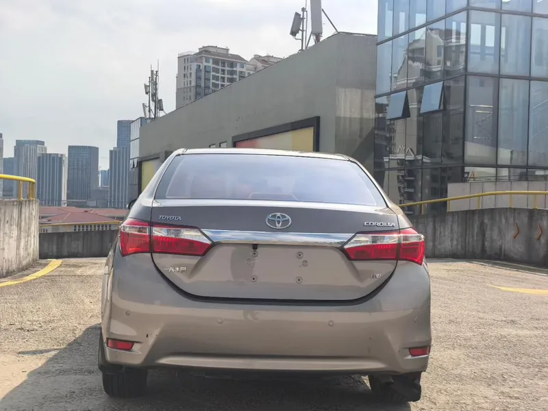 Toyota Corolla 2016 1.6L CVT GL-i Versión genial interior foto 8 Toyota Corolla 2016 1.6L CVT GL-i Versión genial interior foto 8