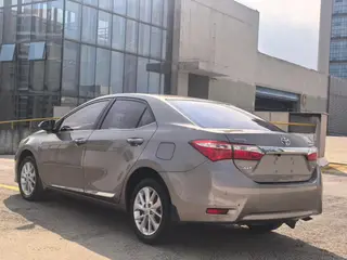 Toyota Corolla 2016 1.6L CVT GL-i Versión genial interior foto 9 Toyota Corolla 2016 1.6L CVT GL-i Versión genial interior foto 9