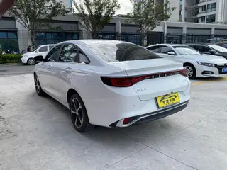 Geely Emgrand L 2022 1.4T CVT Tipo supremo exterior foto 4 Geely Emgrand L 2022 1.4T CVT Tipo supremo exterior foto 4