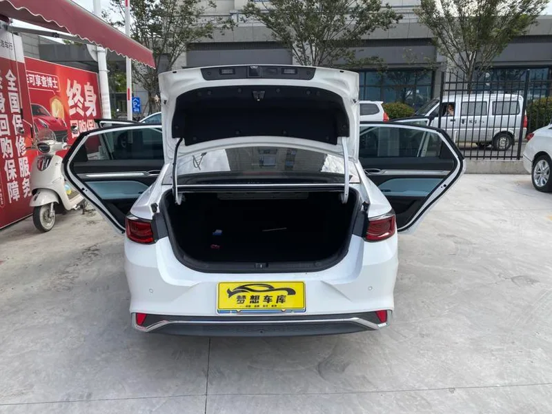 Geely Emgrand L 2022 1.4T CVT Tipo supremo interior foto 8 Geely Emgrand L 2022 1.4T CVT Tipo supremo interior foto 8
