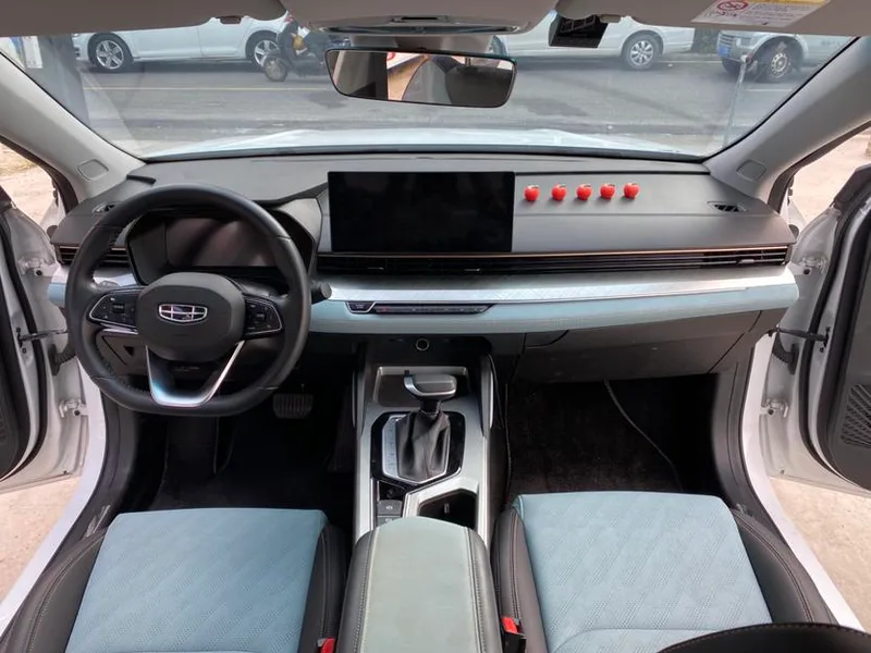 Geely Emgrand L 2022 1.4T CVT Tipo supremo interior foto 13 Geely Emgrand L 2022 1.4T CVT Tipo supremo interior foto 13