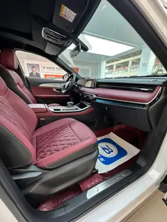 Jetour X70 PLUS 2023 1.5T DCT Brave person PLUS 5 seat interior photo 11 Jetour X70 PLUS 2023 1.5T DCT Brave person PLUS 5 seat interior photo 11