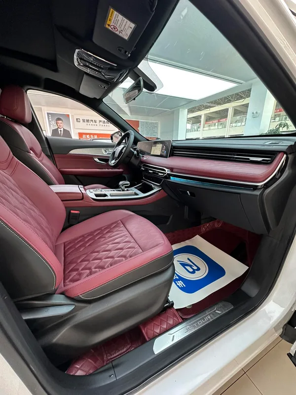 Jetour X70 PLUS 2023 1.5T DCT Brave person PLUS 5 seat interior photo 11 Jetour X70 PLUS 2023 1.5T DCT Brave person PLUS 5 seat interior photo 11