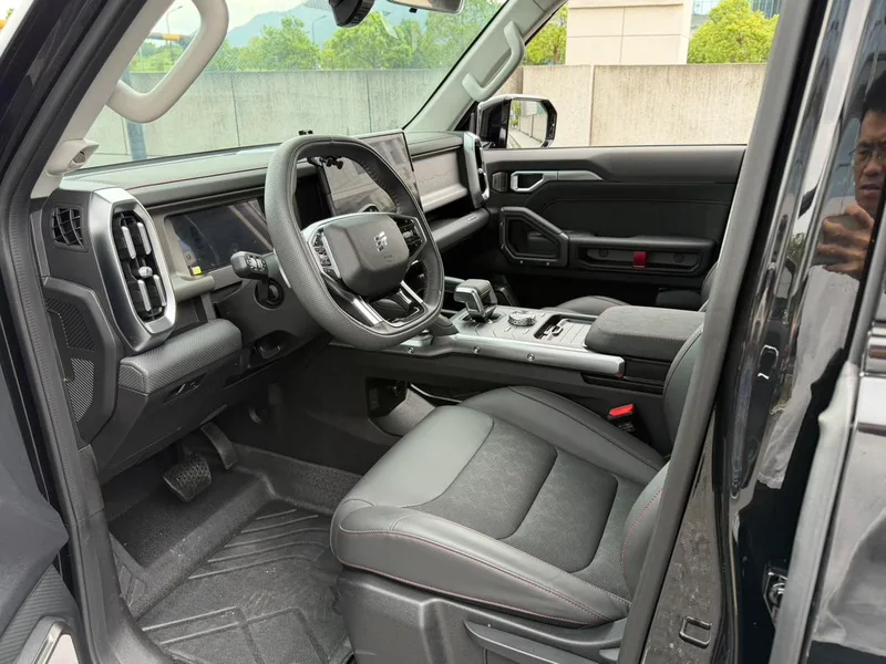 Jetour T2 2023 1.5TD Two-wheel drive Discover PRO exterior photo 4