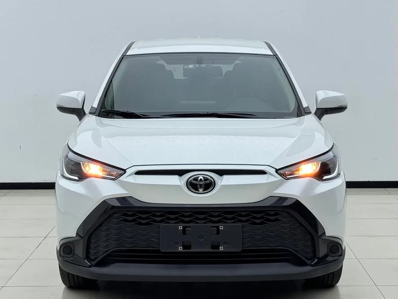 Toyota Frontlander 2022 2.0L CVT Elite Edition interior photo 9