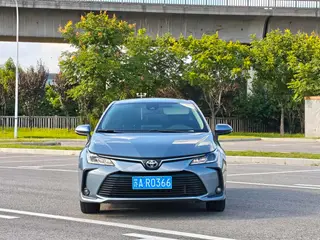 Toyota Corolla 2021 Doble motor 1.8L E-CVT Versión de élite exterior foto 2