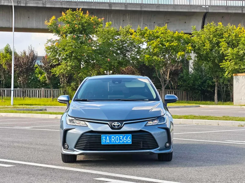 Toyota Corolla 2021 Doble motor 1.8L E-CVT Versión de élite exterior foto 2