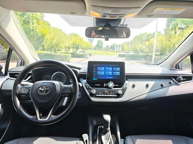 Toyota Corolla 2021 Doble motor 1.8L E-CVT Versión de élite interior foto 10