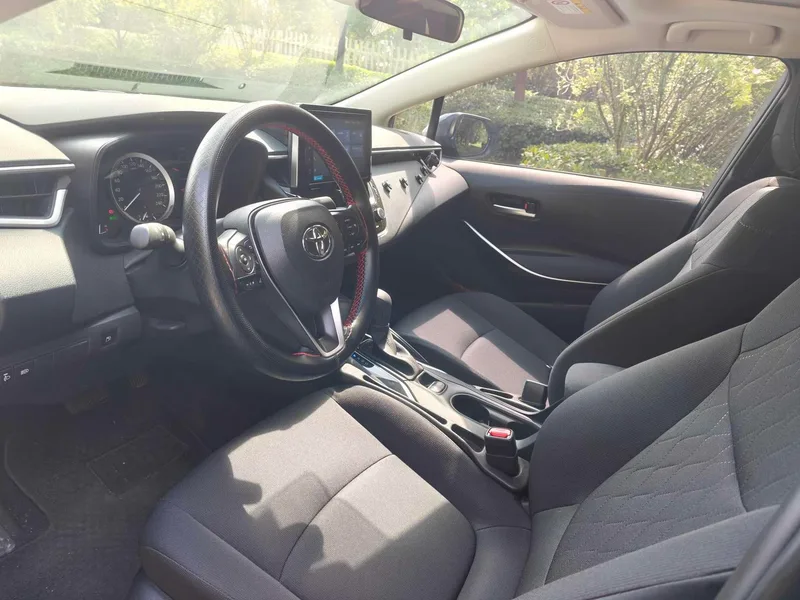 Toyota Corolla 2021 Doble motor 1.8L E-CVT Versión de élite interior foto 11
